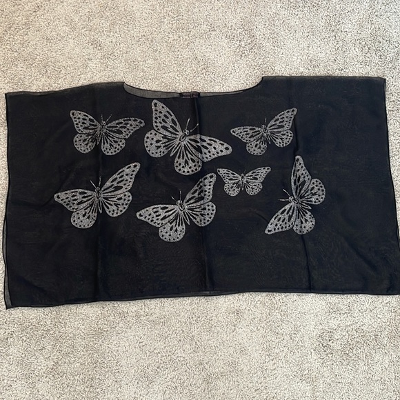 Traffic People Scarf Coverup Cropped Top - Picture 12 of 12